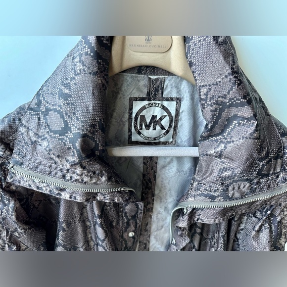 MICHAEL KORS WINDBREAKER JACKET, RAIN COAT, SNAKE PYTHON PRINT, PACKABLE size XL - Picture 6 of 13